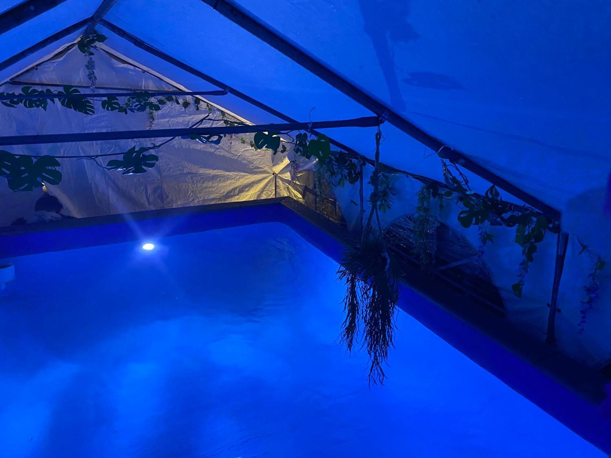 Mini Love Island Style Guest House Includes Personal Hot 24 Hour Swimming Pool, Outdoor Bathtub, Heated Dining Dome And Fire Pit, All This Is Secretly Located In The Busy Suburbs Of נוטינגהאם מראה חיצוני תמונה